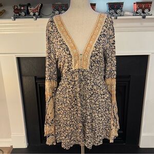 ✨ Free People Boho Floral Long Sleeve Romper | Medium ✨